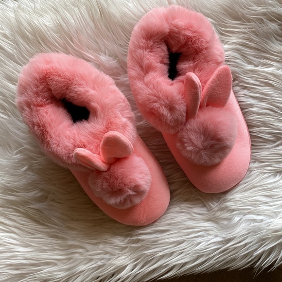 Shoes - Pink Faux Fur Bunny Slippers Size 38/39 with NWOT